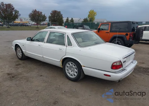 1998 Jaguar Xj8 z USA, uszkodzony, nr VIN SAJHX1241WC821895
